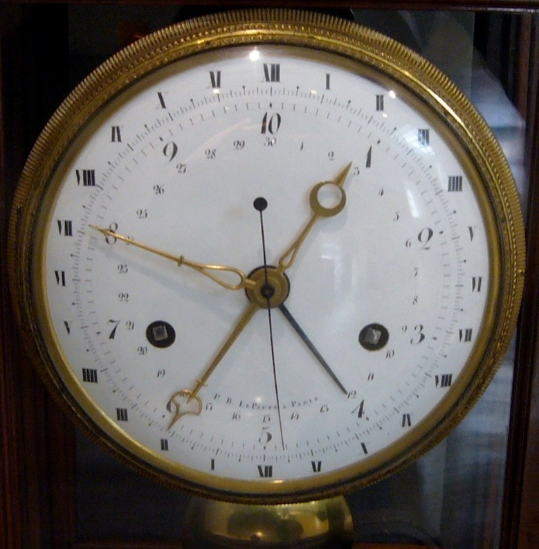 Figure 3. A clock made in Revolutionary France with a 10-hour decimal dial. Noon is at 5 (n = 1). Photo: Cormullion, via Wikimedia Commons, CC BY-SA 3.0.